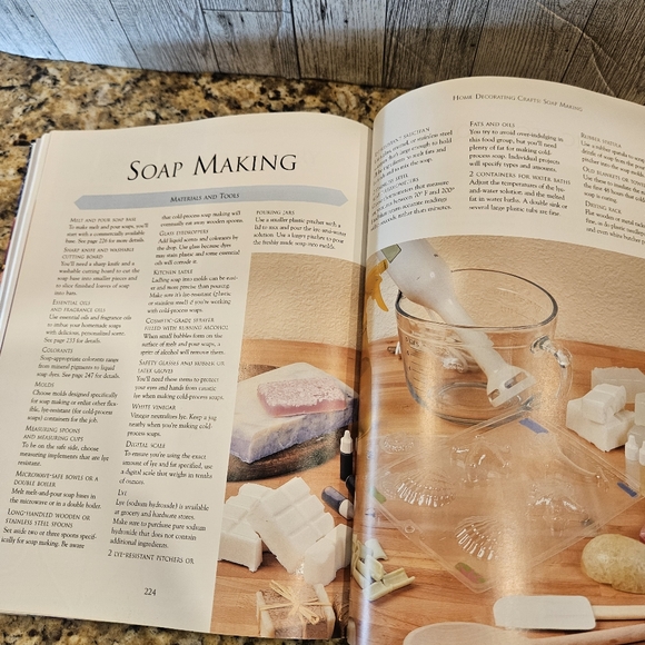 The Michaels Book of Arts & Crafts Large Hardcover Arts and Craft Projects - Picture 11 of 15